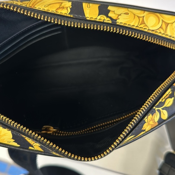 🔥🔥 Versace Baroque Fanny Pack - Picture 10 of 14